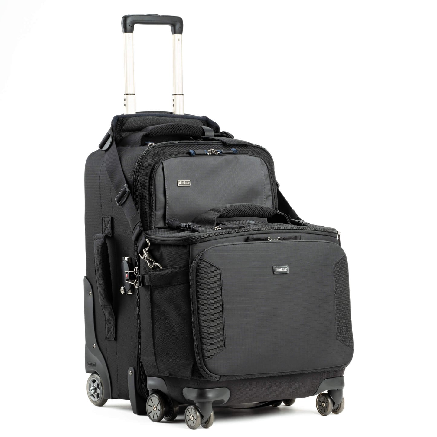 
                  
                    Shoulder strap included with telescoping handle pass-through for piggybacking on other rolling luggage
                  
                