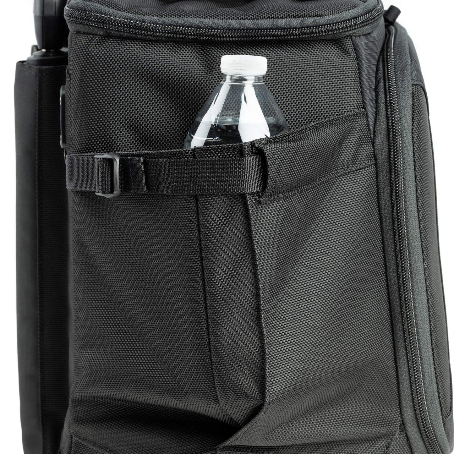 
                  
                    Two expandable pleated side pockets fit small water bottles
                  
                