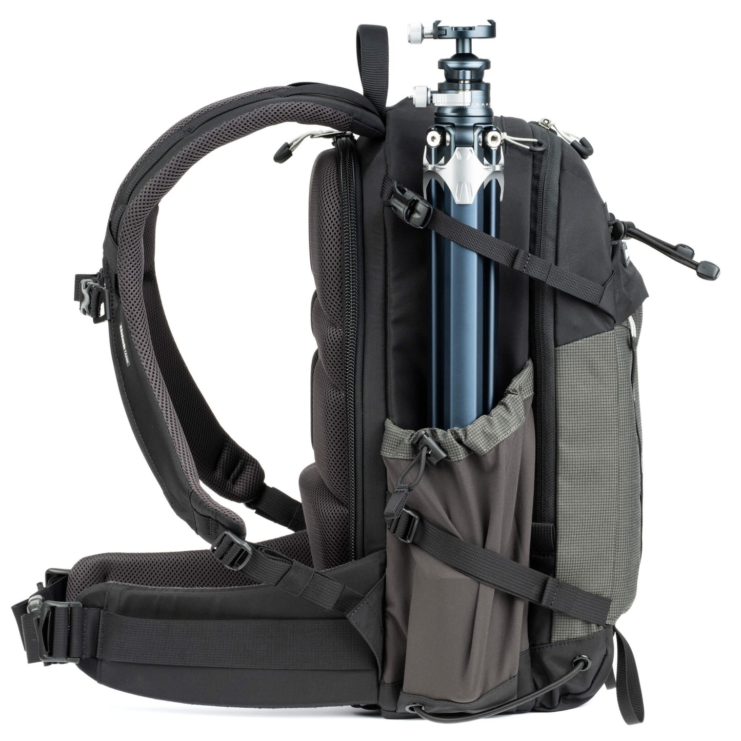 
                  
                    Includes tripod/monopod mounting system on front or side
                  
                