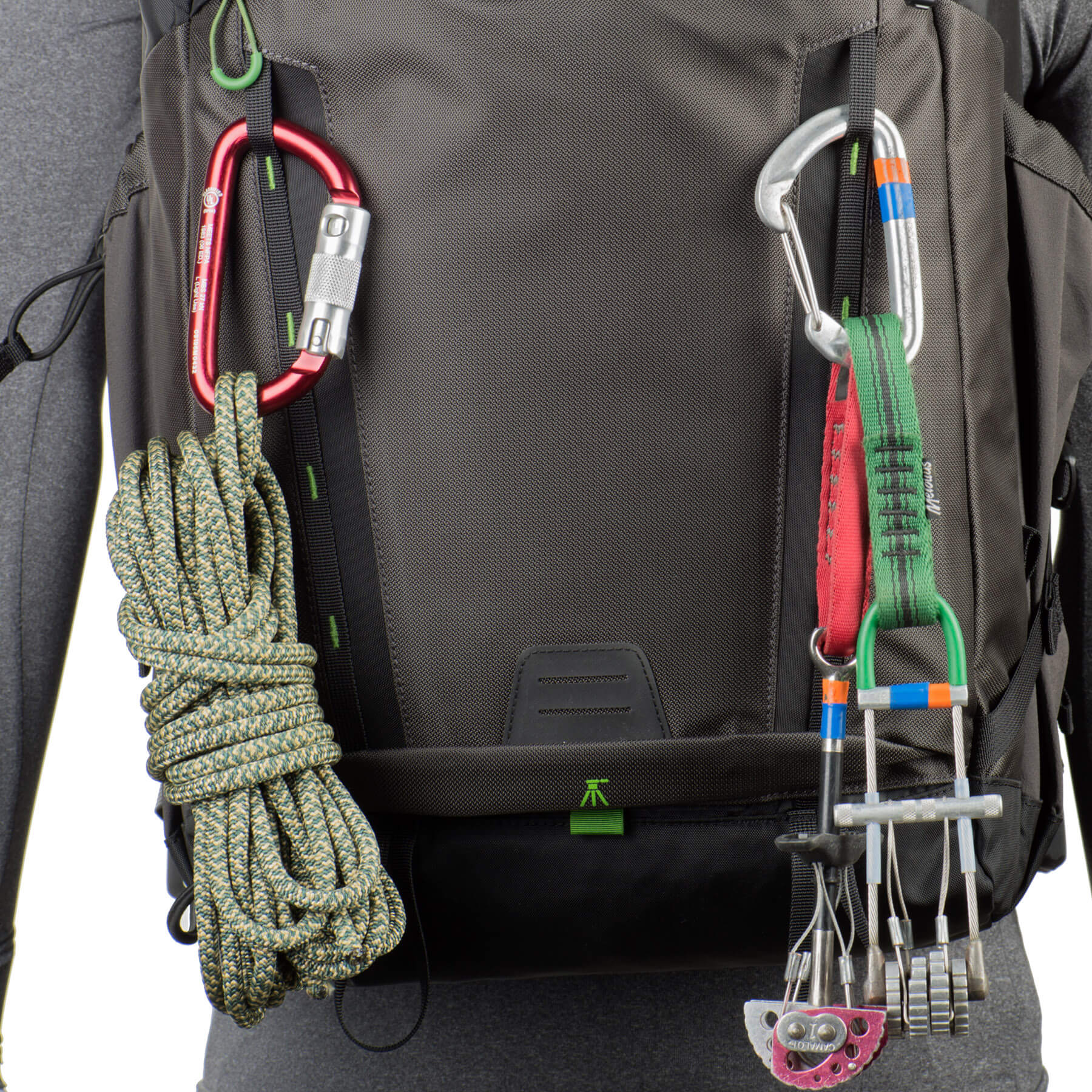 Daisy chain, ice axe loops and additional lash points for expanding your carry capacity