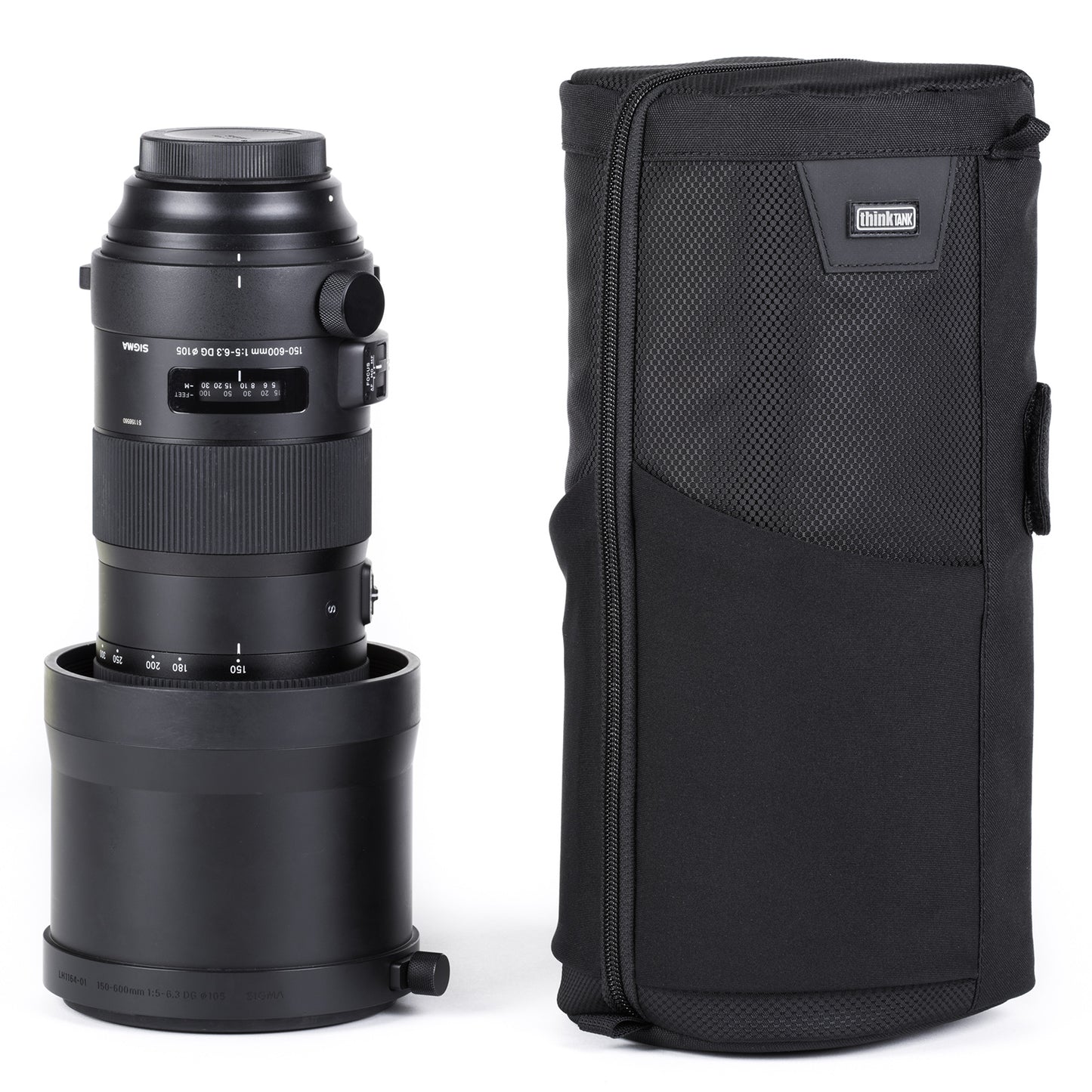 Accommodates a 150–600mm f/5–6.3 lens with hood reversed